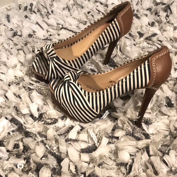 Platforms - Picture 2 of 2